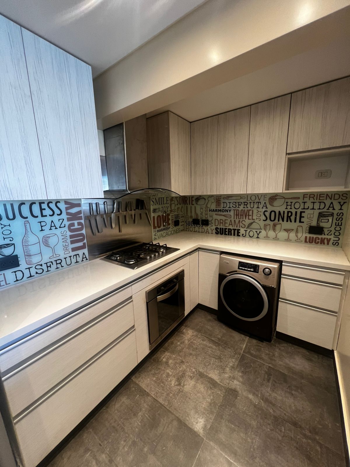 DESIGN DYM - Imagen 4